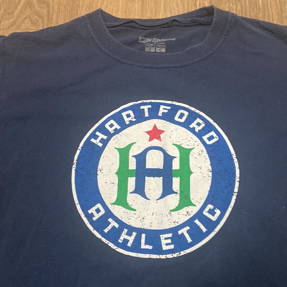 🧡 boy’s t-shirt - Picture 2 of 4